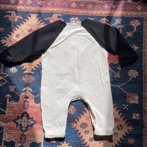 “Be Brave” onesie - Picture 2 of 8